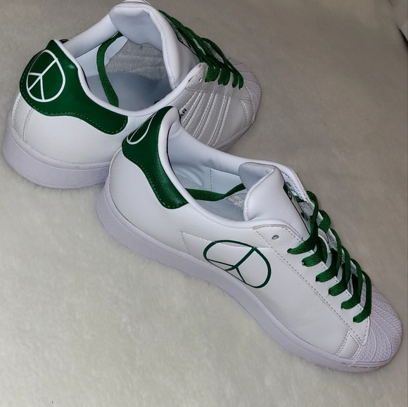 Adidas superstar size 7 - Picture 3 of 4